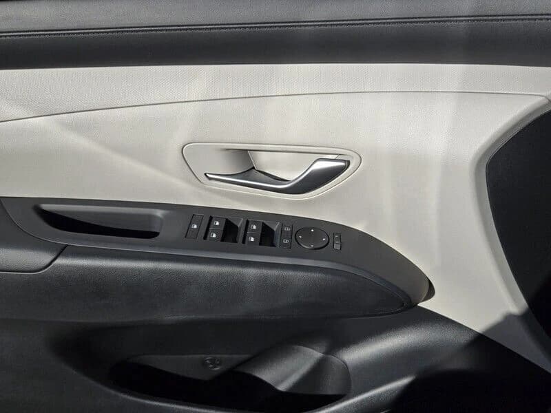Hyundai Tucson SEL FWD 2026 — side view