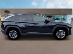 Hyundai Tucson SEL FWD 2026 — side view
