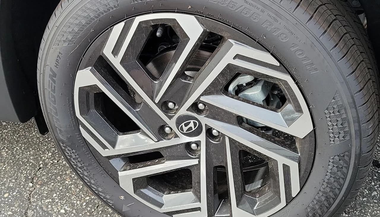 Hyundai Tucson SEL FWD 2026 — side view