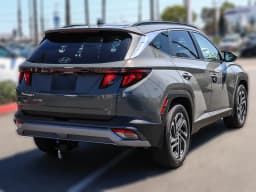 Hyundai Tucson SEL Plus FWD 2026 — side view
