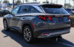 Hyundai Tucson SEL Plus FWD 2026 — side view