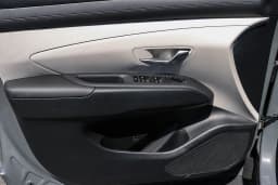 Hyundai Tucson SEL Plus FWD 2026 — side view