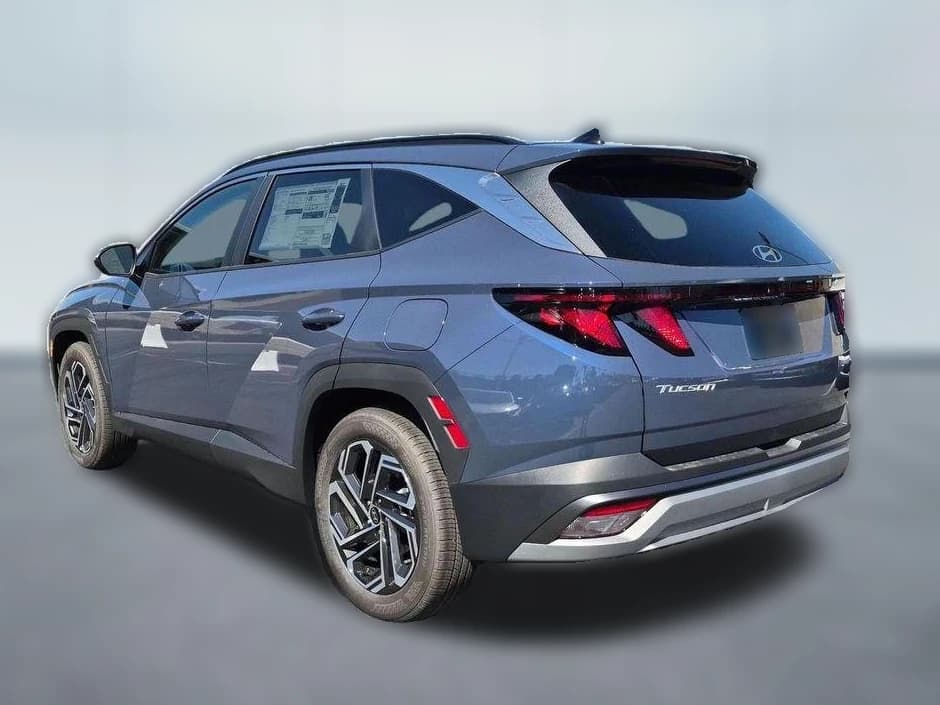 Hyundai Tucson SEL FWD 2026 — side view