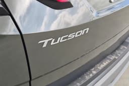 Hyundai Tucson SEL FWD 2026 — side view