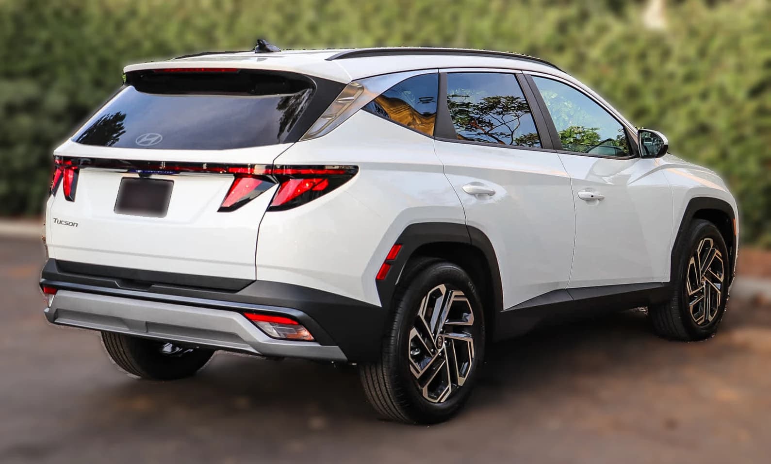 Hyundai Tucson SEL Plus FWD 2026 — side view