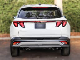 Hyundai Tucson SEL Plus FWD 2026 — side view