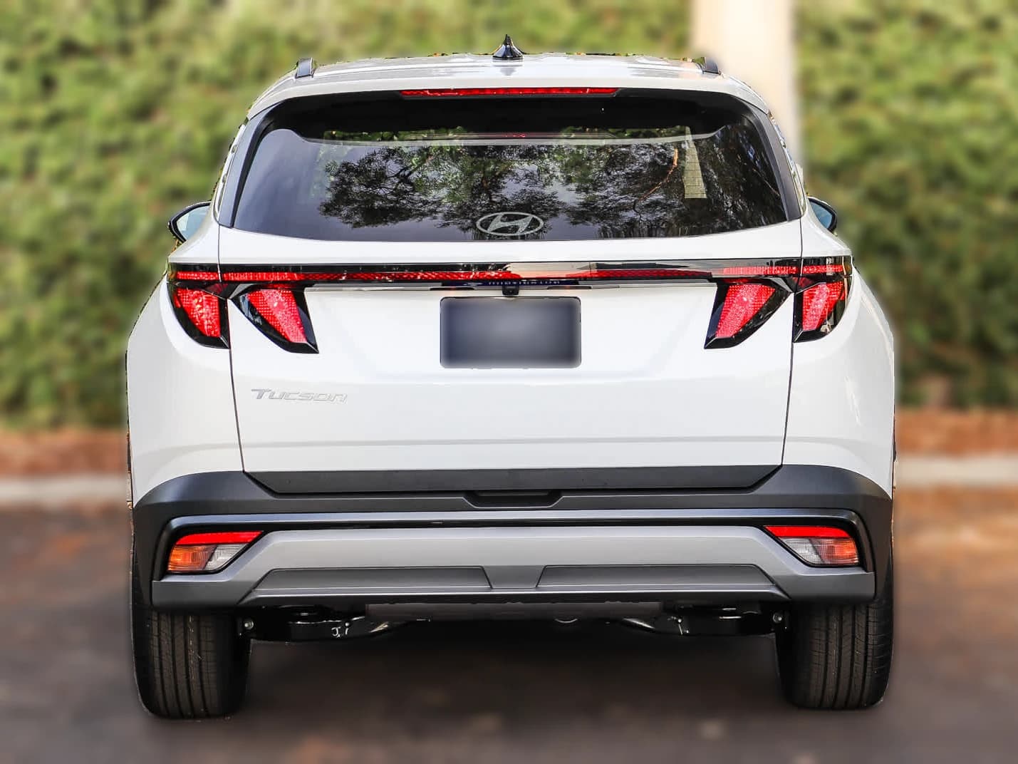 Hyundai Tucson SEL Plus FWD 2026 — side view