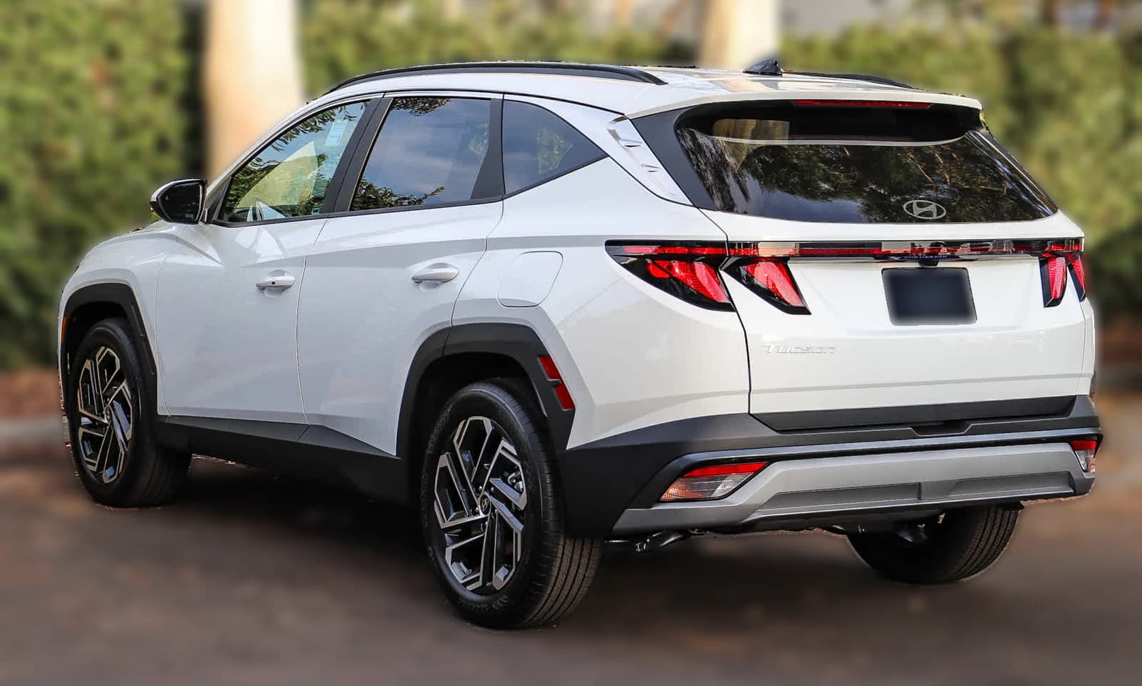 Hyundai Tucson SEL Plus FWD 2026 — side view