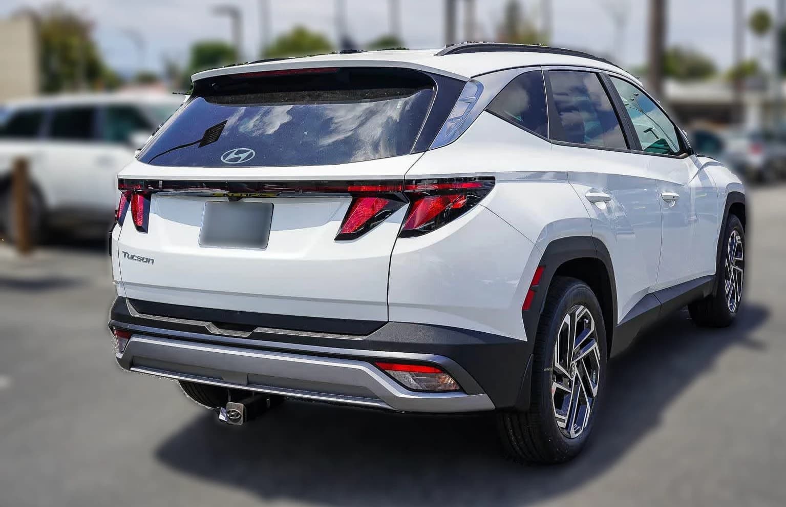 Hyundai Tucson SEL Plus FWD 2026 — side view