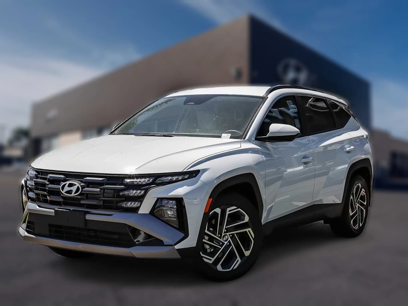 Hyundai Tucson SEL Plus FWD 2026 — side view