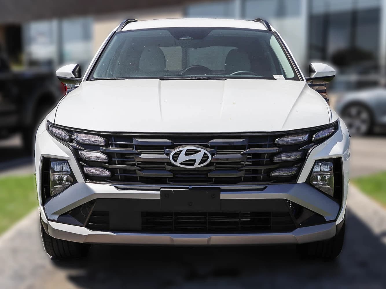 Hyundai Tucson SEL Plus FWD 2026 — side view