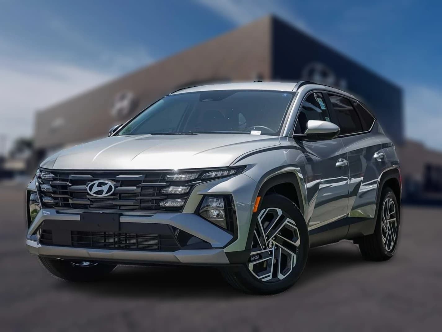 Hyundai Tucson SEL Plus FWD 2026 — side view
