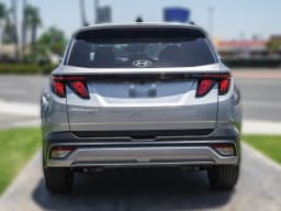 Hyundai Tucson SEL Plus FWD 2026 — side view