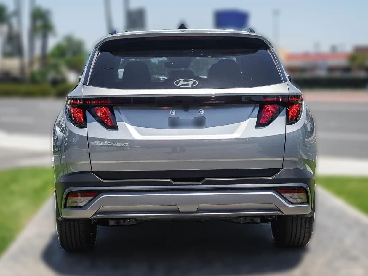 Hyundai Tucson SEL Plus FWD 2026 — side view
