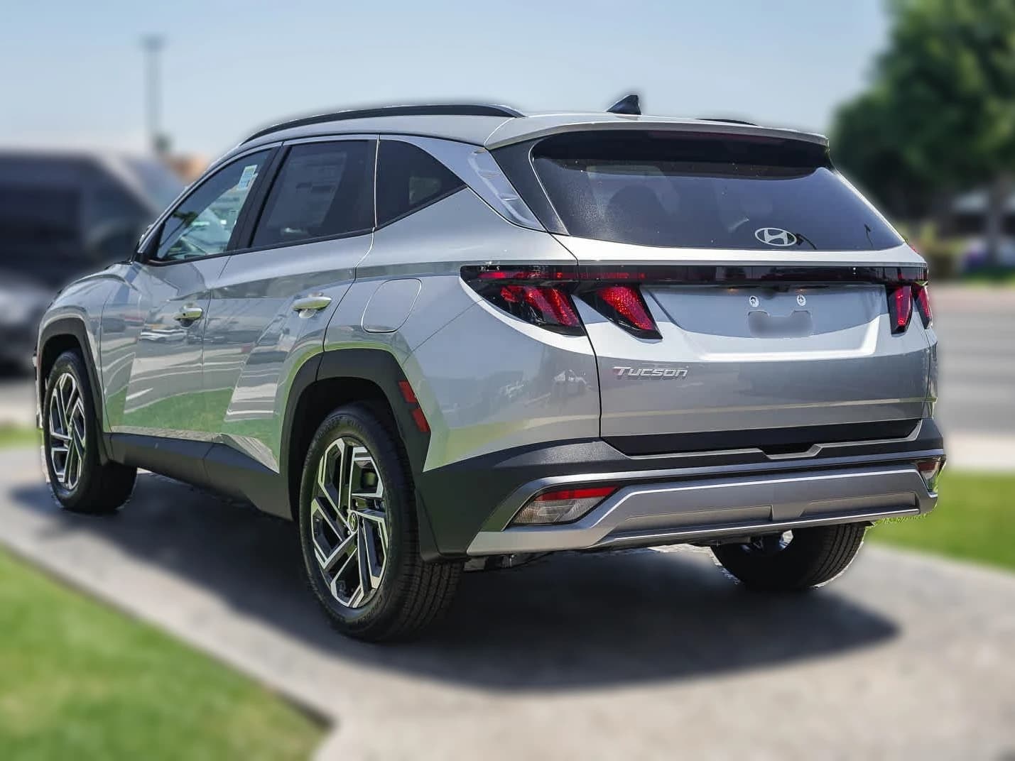 Hyundai Tucson SEL Plus FWD 2026 — side view