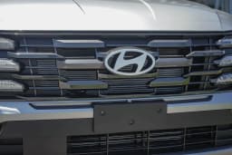 Hyundai Tucson SEL Plus FWD 2026 — side view