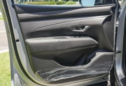 Hyundai Tucson SEL Plus FWD 2026 — side view