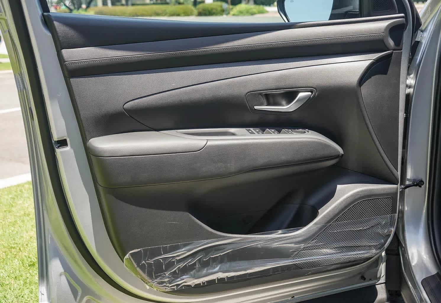 Hyundai Tucson SEL Plus FWD 2026 — side view
