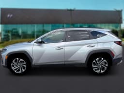 Hyundai Tucson SEL Plus FWD 2026 — side view
