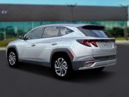 Hyundai Tucson SEL Plus FWD 2026 — side view