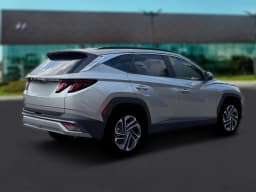 Hyundai Tucson SEL Plus FWD 2026 — side view