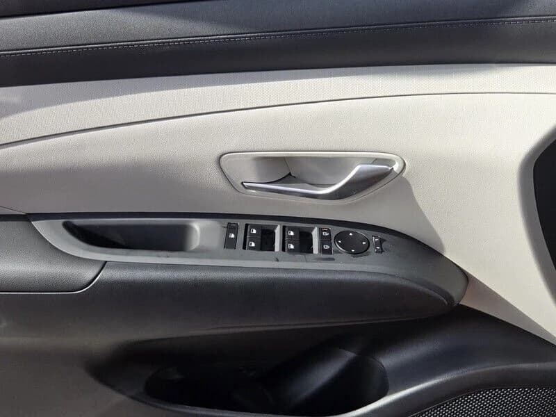 Hyundai Tucson SEL FWD 2026 — side view