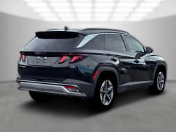 Hyundai Tucson SEL Plus FWD 2026 — side view