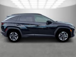 Hyundai Tucson SEL Plus FWD 2026 — side view