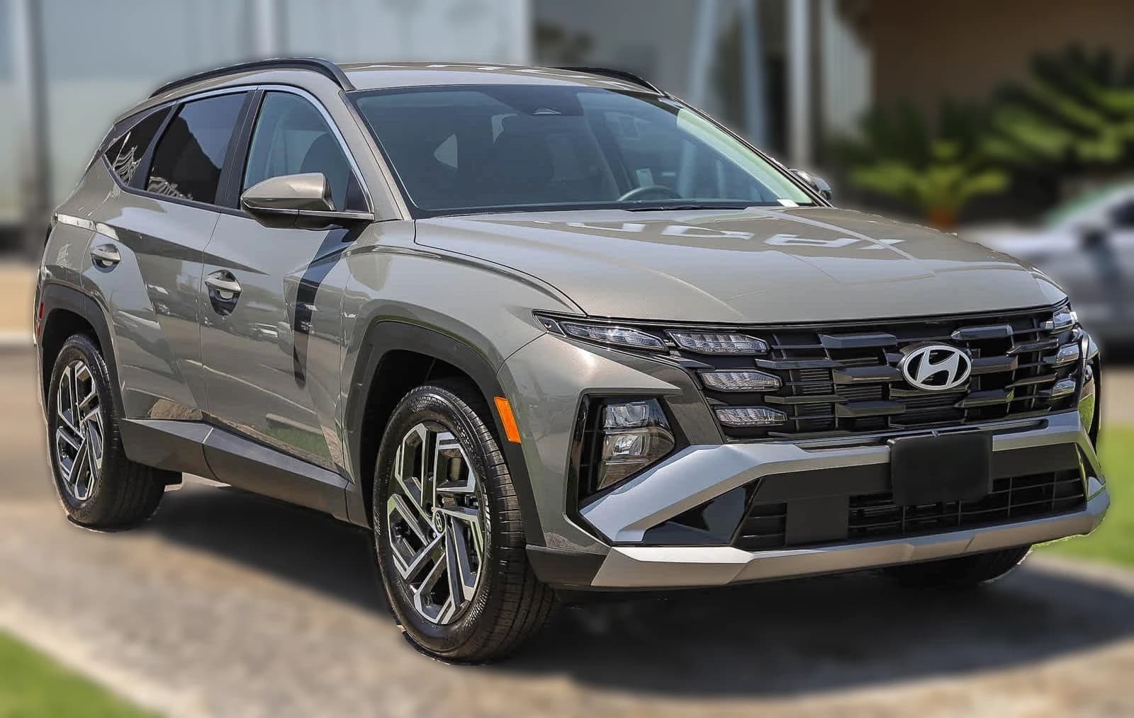 Hyundai Tucson SEL Plus FWD 2026 — side view