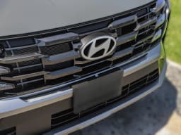 Hyundai Tucson SEL Plus FWD 2026 — side view