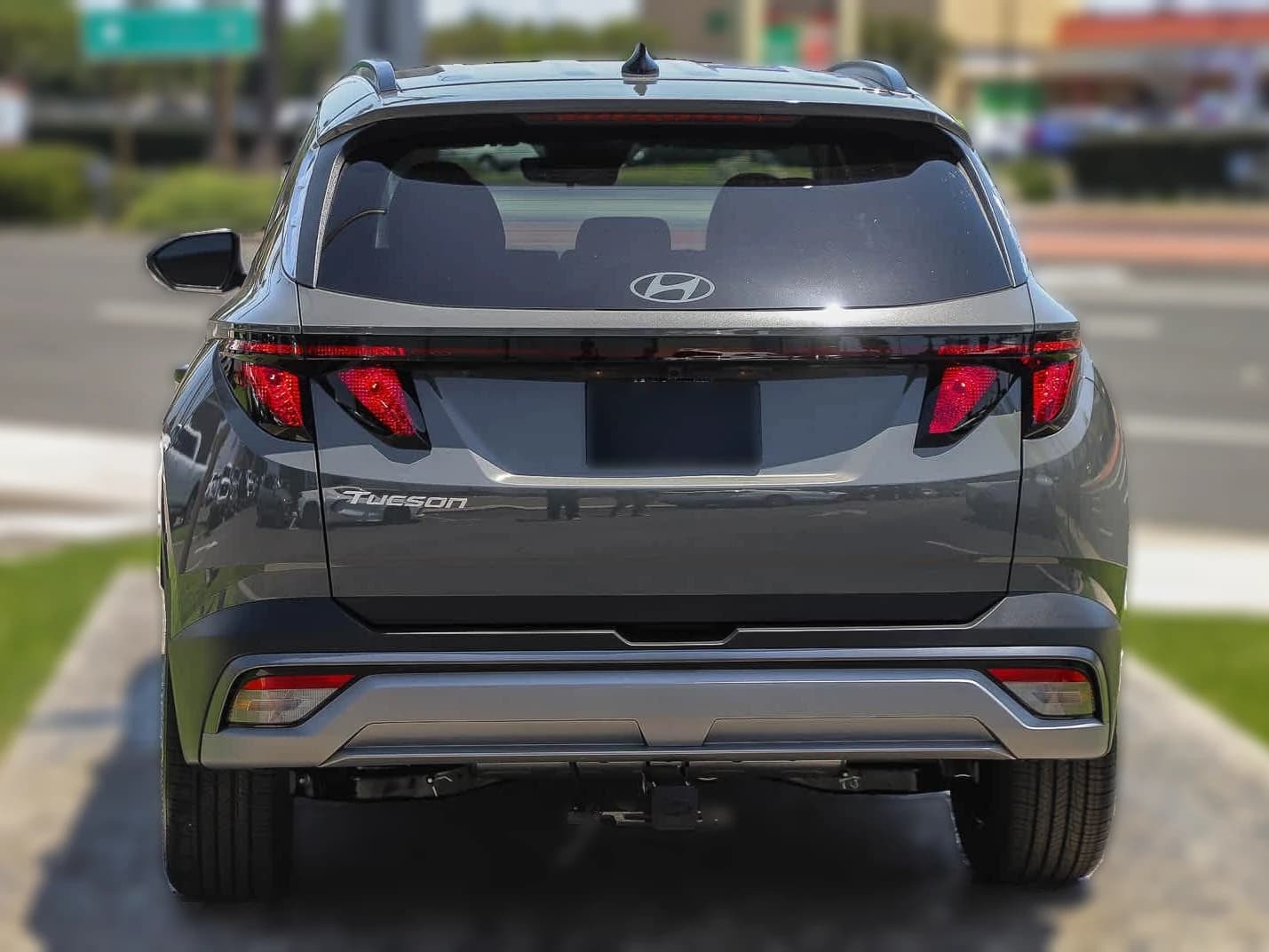Hyundai Tucson SEL Plus FWD 2026 — side view