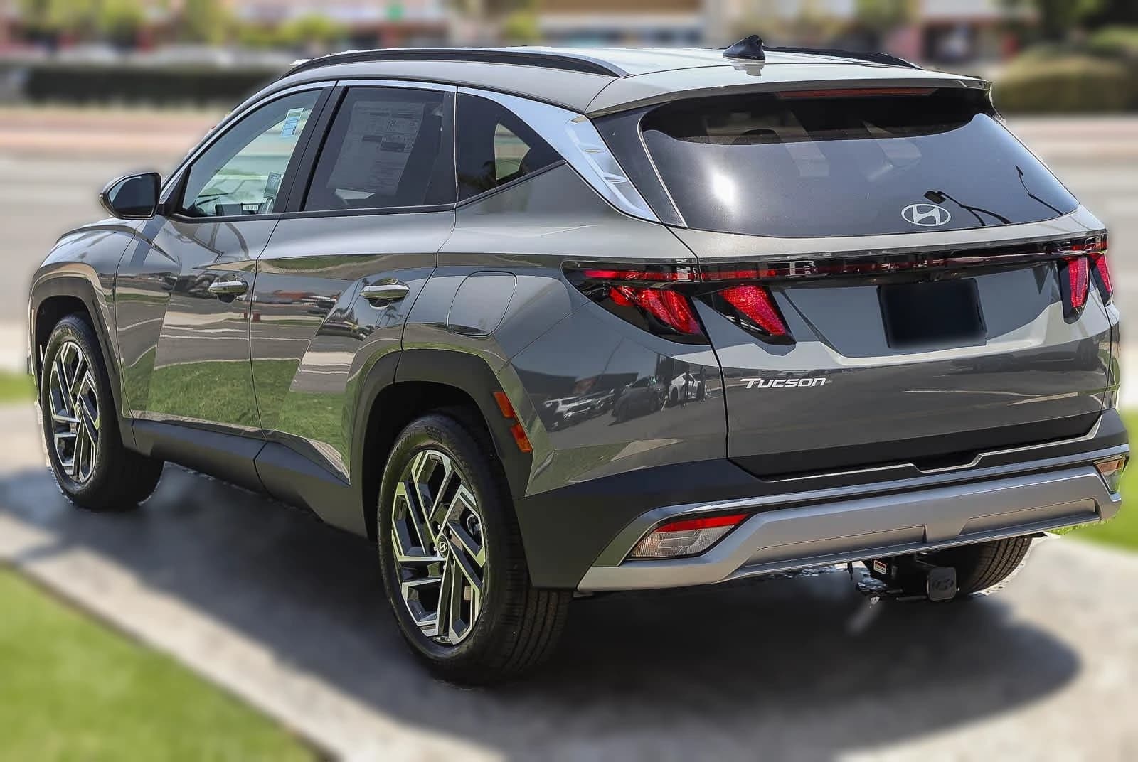 Hyundai Tucson SEL Plus FWD 2026 — side view
