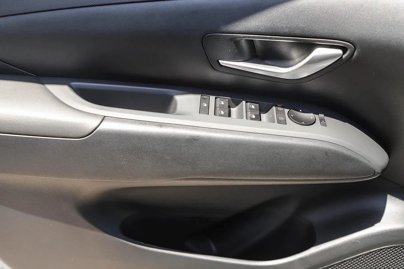 Hyundai Tucson SEL Plus FWD 2026 — side view