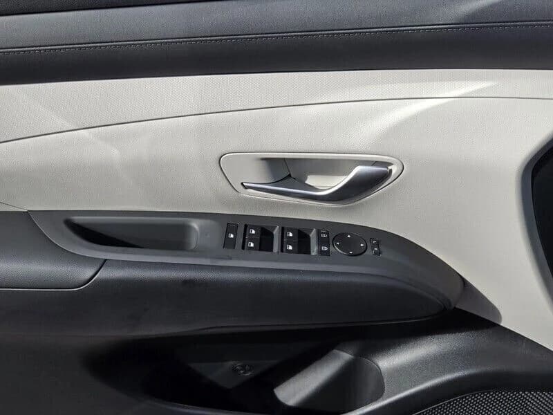 Hyundai Tucson SEL FWD 2026 — side view