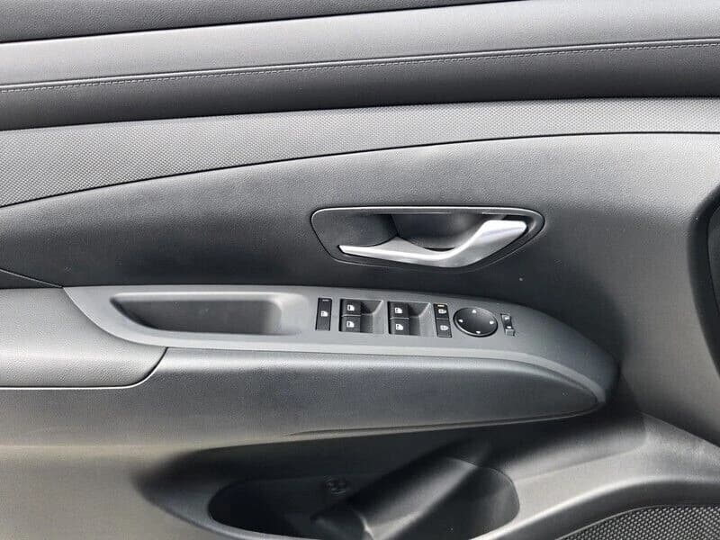 Hyundai Tucson SEL Plus FWD 2026 — side view