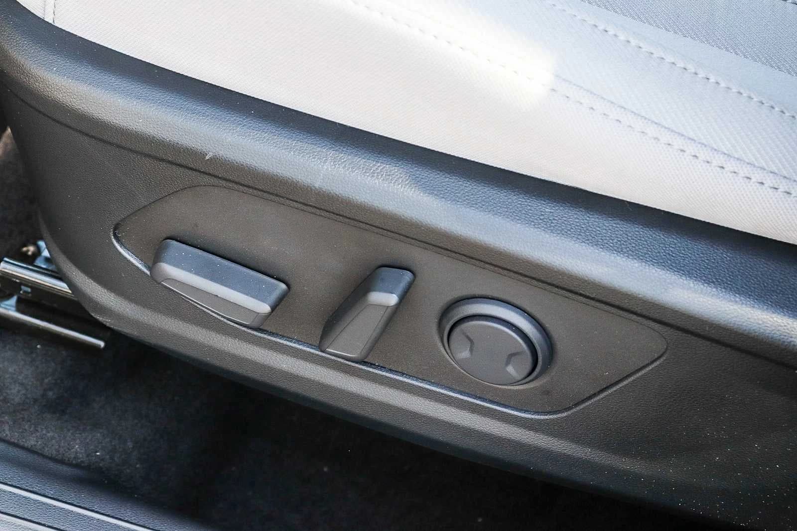 Hyundai Tucson SEL FWD 2026 — side view