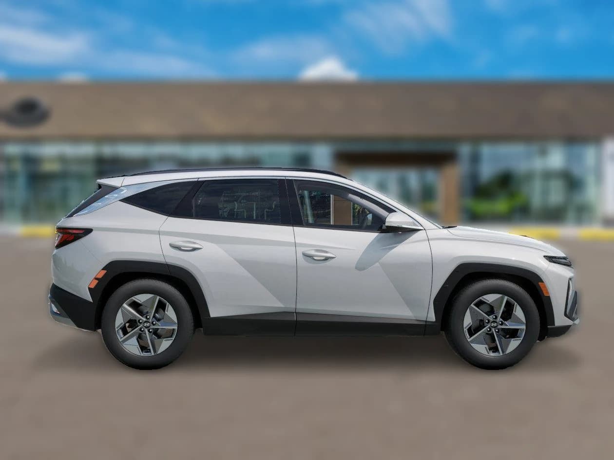 Hyundai Tucson SEL FWD 2026 — side view