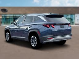 Hyundai Tucson SEL FWD 2026 — side view