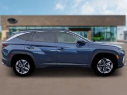 Hyundai Tucson SEL FWD 2026 — side view