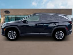 Hyundai Tucson SEL FWD 2026 — side view