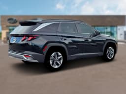 Hyundai Tucson SEL FWD 2026 — side view