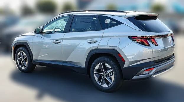 Hyundai Tucson SEL FWD 2026 — side view