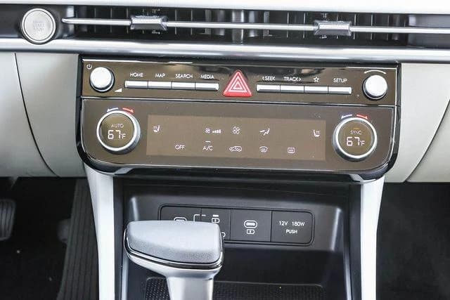 Hyundai Tucson SEL FWD 2026 — side view