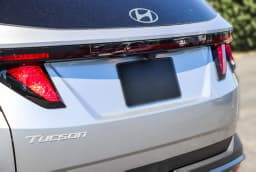 Hyundai Tucson SEL Plus FWD 2026 — side view
