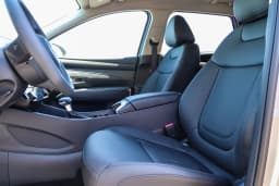 Hyundai Tucson SEL Plus FWD 2026 — side view