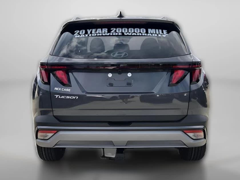 Hyundai Tucson SEL Plus FWD 2026 — side view