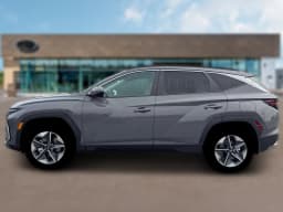 Hyundai Tucson SEL AWD 2026 — side view