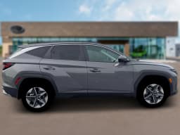 Hyundai Tucson SEL AWD 2026 — side view