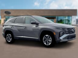 Hyundai Tucson SEL AWD 2026 — side view
