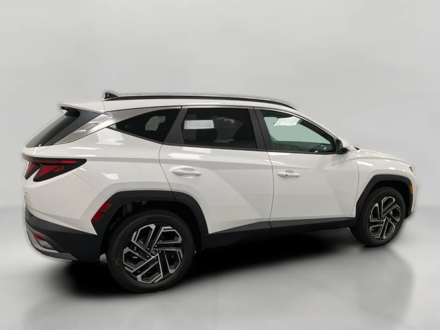 Hyundai Tucson SEL Plus AWD 2026 — side view